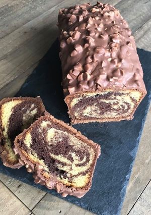 Une photo de Cake marbré glaçage rocher