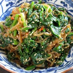 A picture of Spicy 'Goma-ae' Spinach.