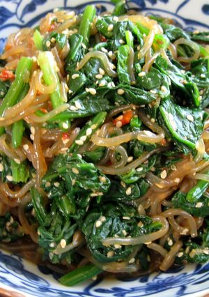 A picture of Spicy 'Goma-ae' Spinach.