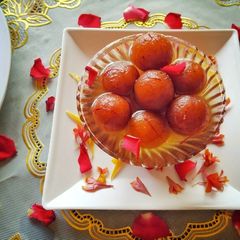 A picture of Suji gulab jamun.