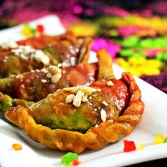 A picture of Tri colour mawa Gujiya.