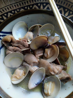 蛤蠣雞湯(家常好湯)(電鍋料理)(一鍋到底之簡單料理) 的食譜成品照片