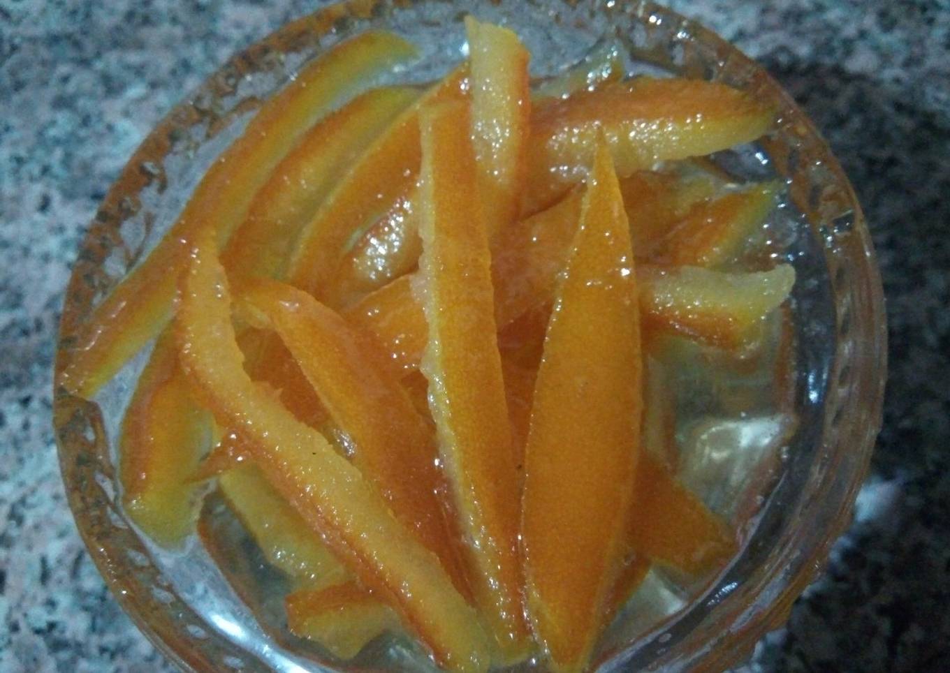 Écorces des oranges confites