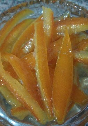 Une photo de Écorces des oranges confites