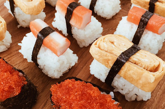 Langkah Mudah untuk Membuat Sushi yang Lezat Sekali