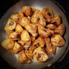 A picture of Simply sauteed mushrooms.