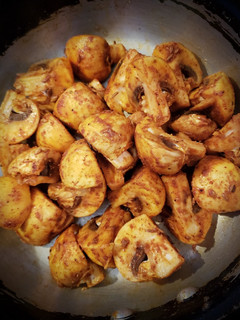 A picture of Simply sauteed mushrooms.