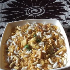 A picture of Puffed Rice Bhel.