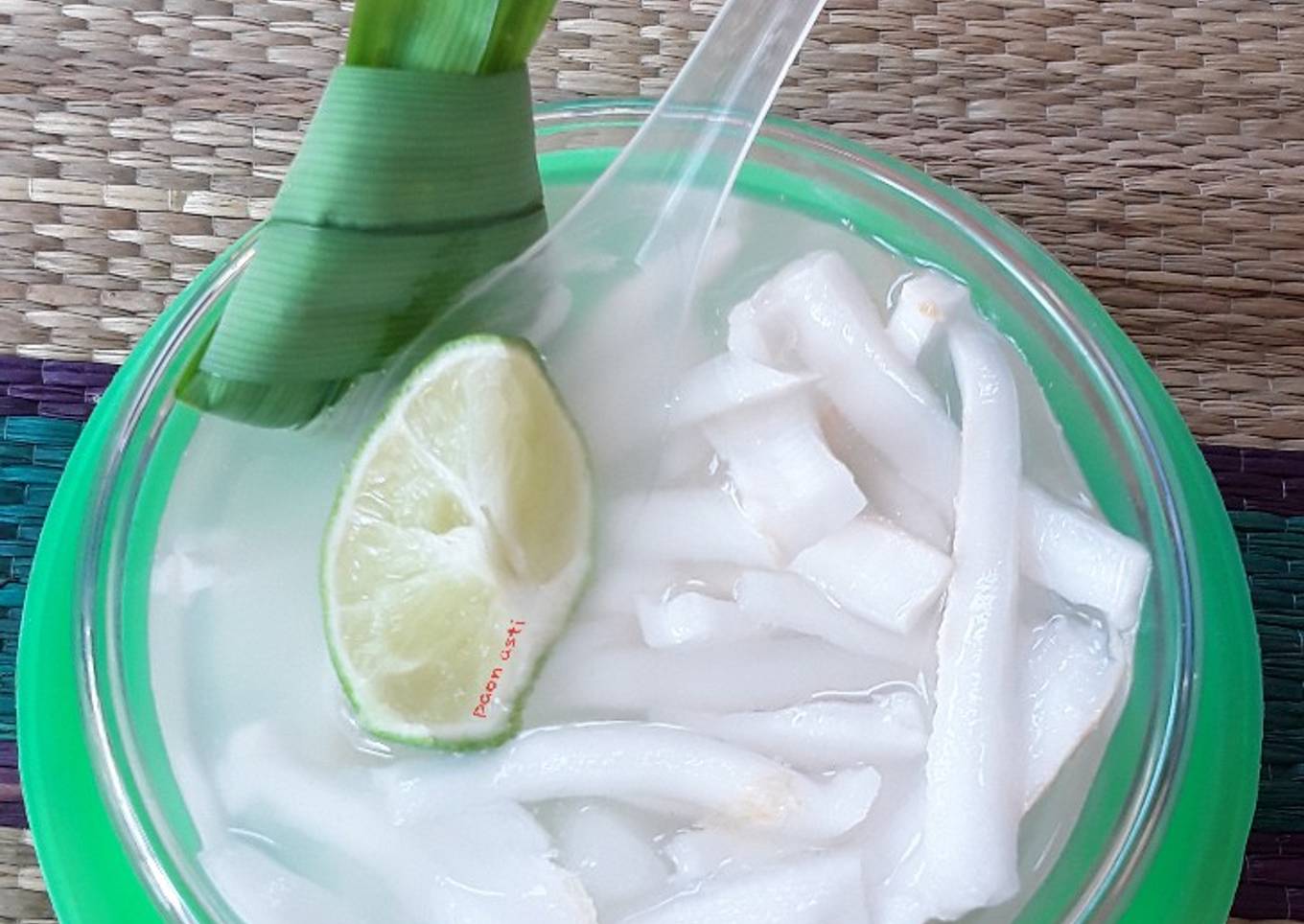 Es Bir (bahan kelapa muda)