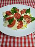 Ensalada caprese verdadera