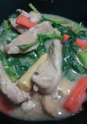 รูปของ ลาดหน้าหมูหมักผักรวม