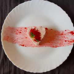 A picture of Strawberry Sondesh.