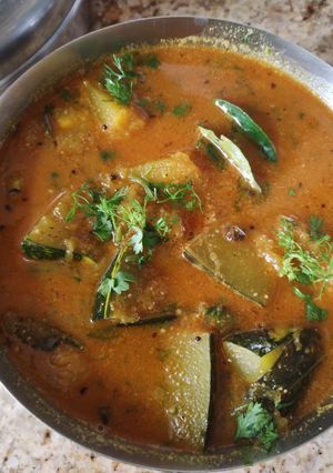 A picture of Red pumpkin curry.