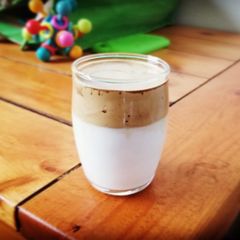 A picture of Dalgona Coffee.