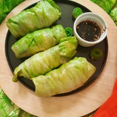 A picture of Steamed Lettuce Roll.