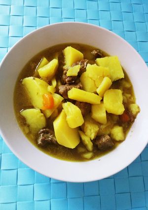 Una foto de Patatas guisadas con ternera🥔