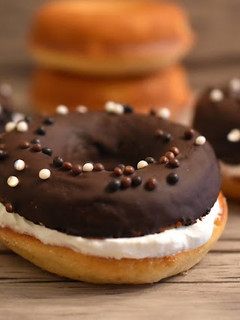 Una foto de Donuts rellenos de nata