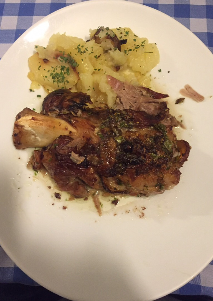 Una foto de Codillo asado al horno