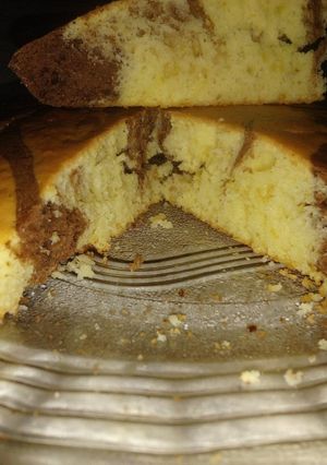 Una foto de Torta marmolada 🍫💛