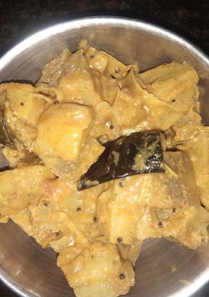 केले की सब्जी (Kele k i sabzi recipe in Hindi) रेसिपी मुख्य फोटो