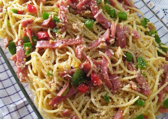 Spaghetti Aglio e Olio Smoked Beef