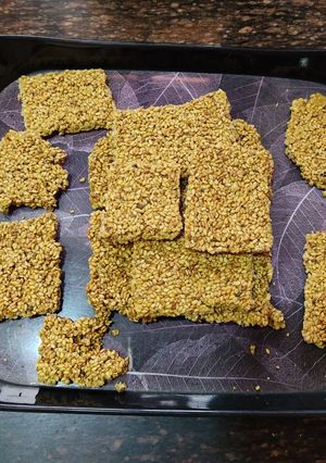 तिलपट्टी (til patti recipe in Hindi) रेसिपी मुख्य फोटो