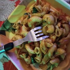 A picture of Macaroni.