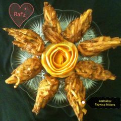 A picture of Kozhikkal/Tapioca fritters.