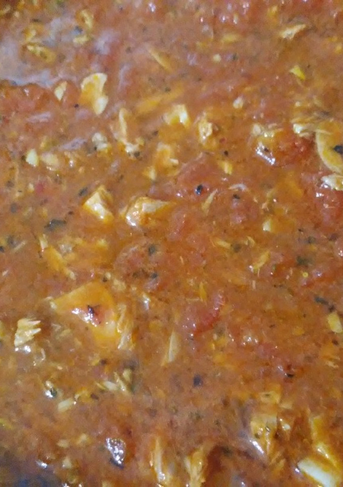 Una foto de Salsa de tomates con atun y anchoas