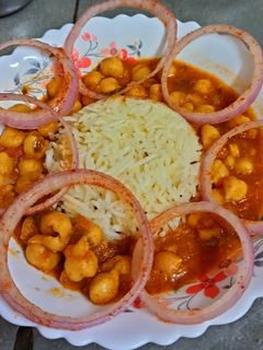 छोले चावल(chole chawal recipe in hindi) रेसिपी मुख्य फोटो
