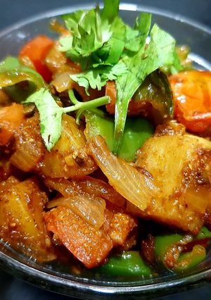A picture of Aloo Capsicum.