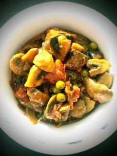 A picture of Mushroom butter masala.