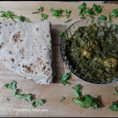 A picture of Palak Chicken.