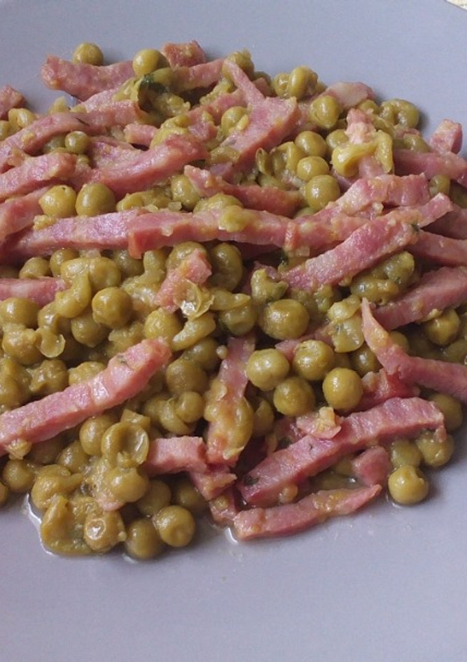 Una foto de Guisantes salteados con bacon