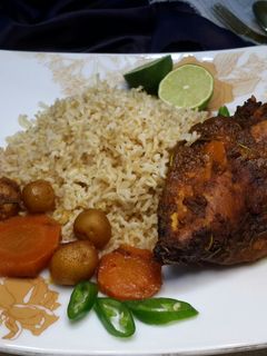 عکسی از دستور خوراک مرغ و سبزیجات در فر