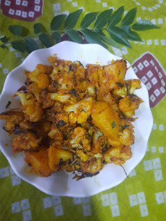A picture of Cauliflower and potato.