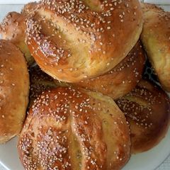 A picture of Sesame buns.