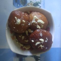 A picture of Bread ke gulab jamun.