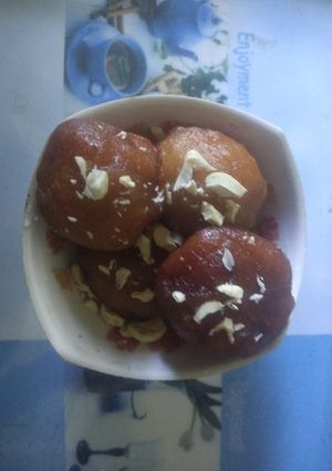 A picture of Bread ke gulab jamun.