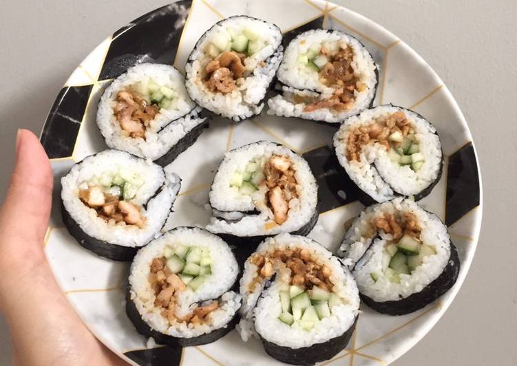 Langkah Mudah untuk Menyiapkan Sushi chicken teriyaki simpel yang Bikin Ngiler