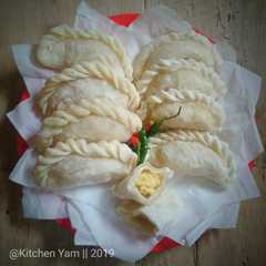 A picture of Cireng isi orak arik telor.
