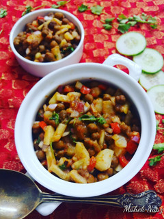 चटपटा चना चाट (Chatpata chana chaat recipe in hindi) रेसिपी मुख्य फोटो
