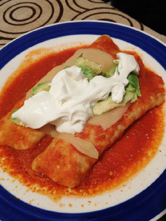 Una foto de Enchiladas suizas rojas