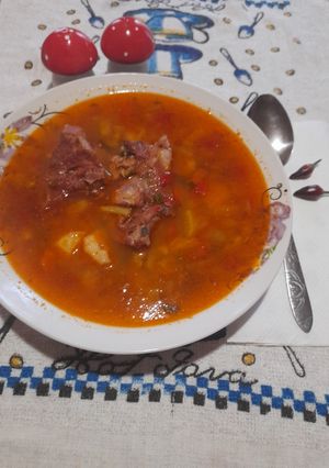 O poză a rețetei Ciorbă de năut cu afumătură.