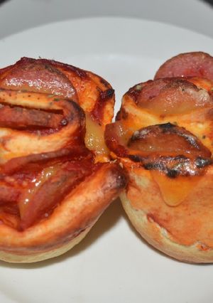 A picture of Pizza roses.