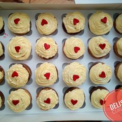 A picture of Val cupcakes.