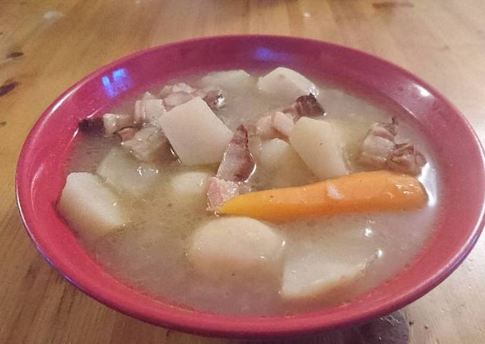 Ötgyökér-leves szalonnával recept foto