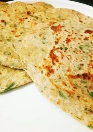 A picture of Bathua Paratha.