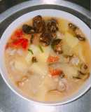 Canh khoai tây nấm hương ngon ngọn dễ ăn