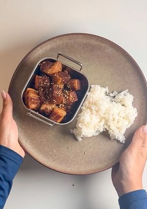 A picture of Chinese Braised Pork Belly (very hands off).